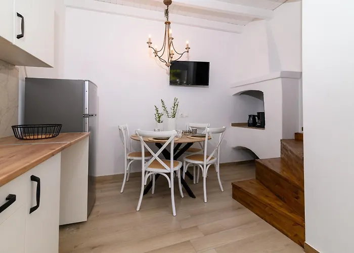 Kiki House * Rhodes City